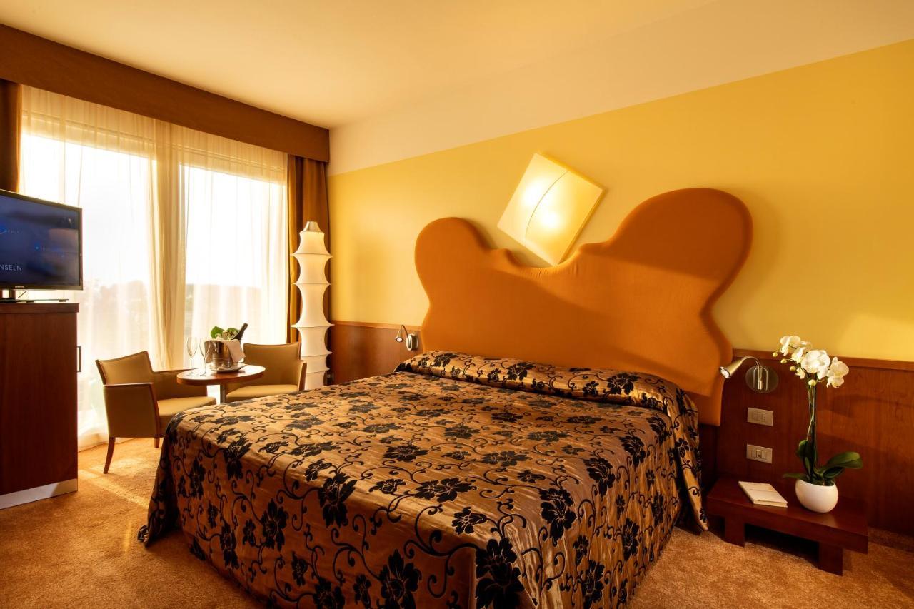 Color Hotel Style, Design & Gourmet Бардолино Екстериор снимка